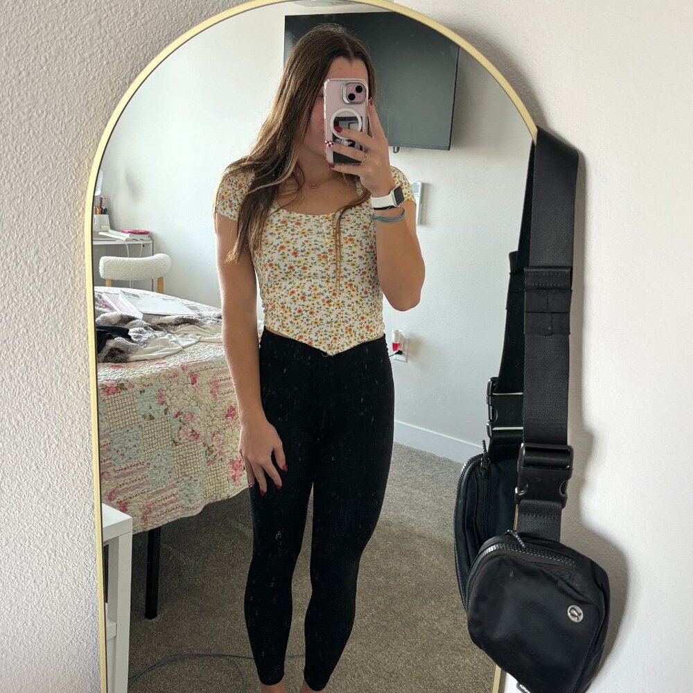 Cropped Rue 21 Flower Tee